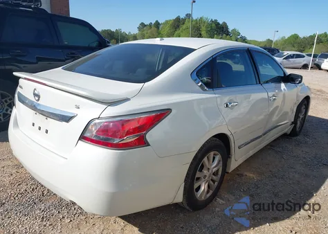 2015 Nissan Altima 2.5 S из США, поврежденный, VIN 1N4AL3AP7FC120321